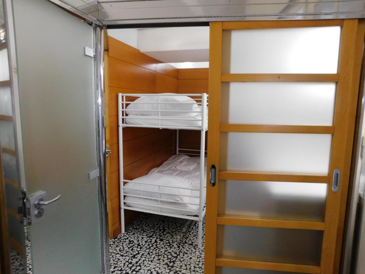 Hostel Hospitality House - H H H Ljubljana Luaran gambar
