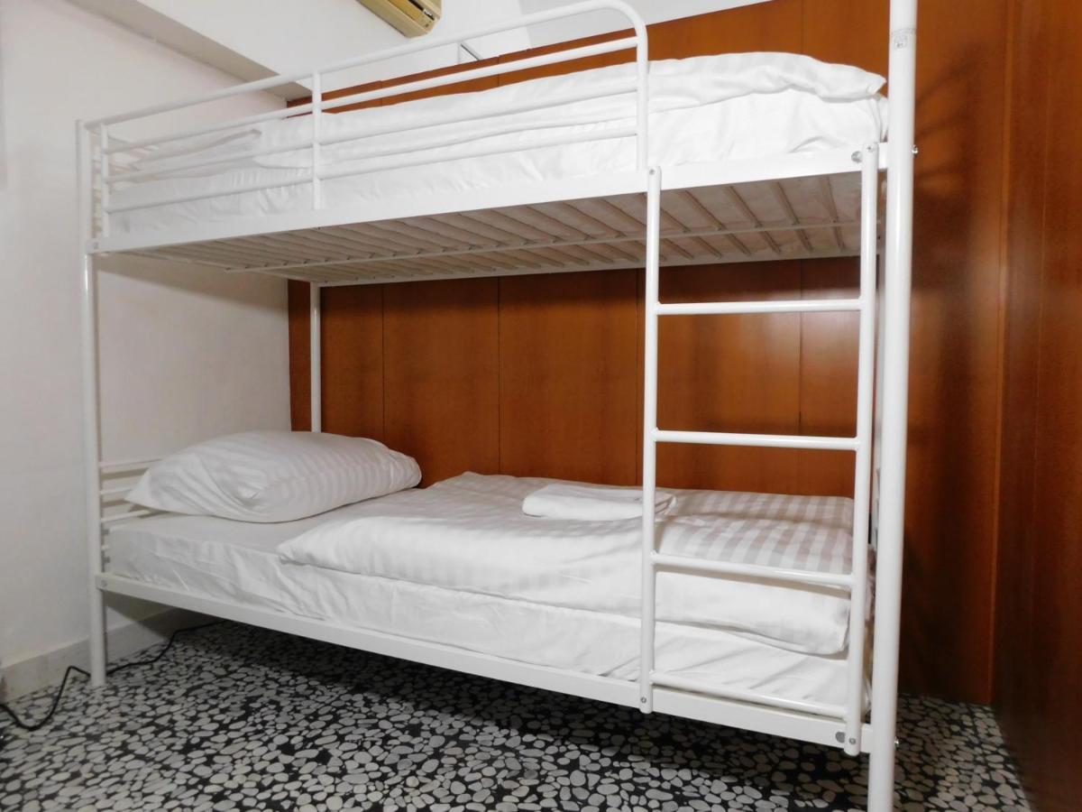 Hostel Hospitality House - H H H Ljubljana Luaran gambar