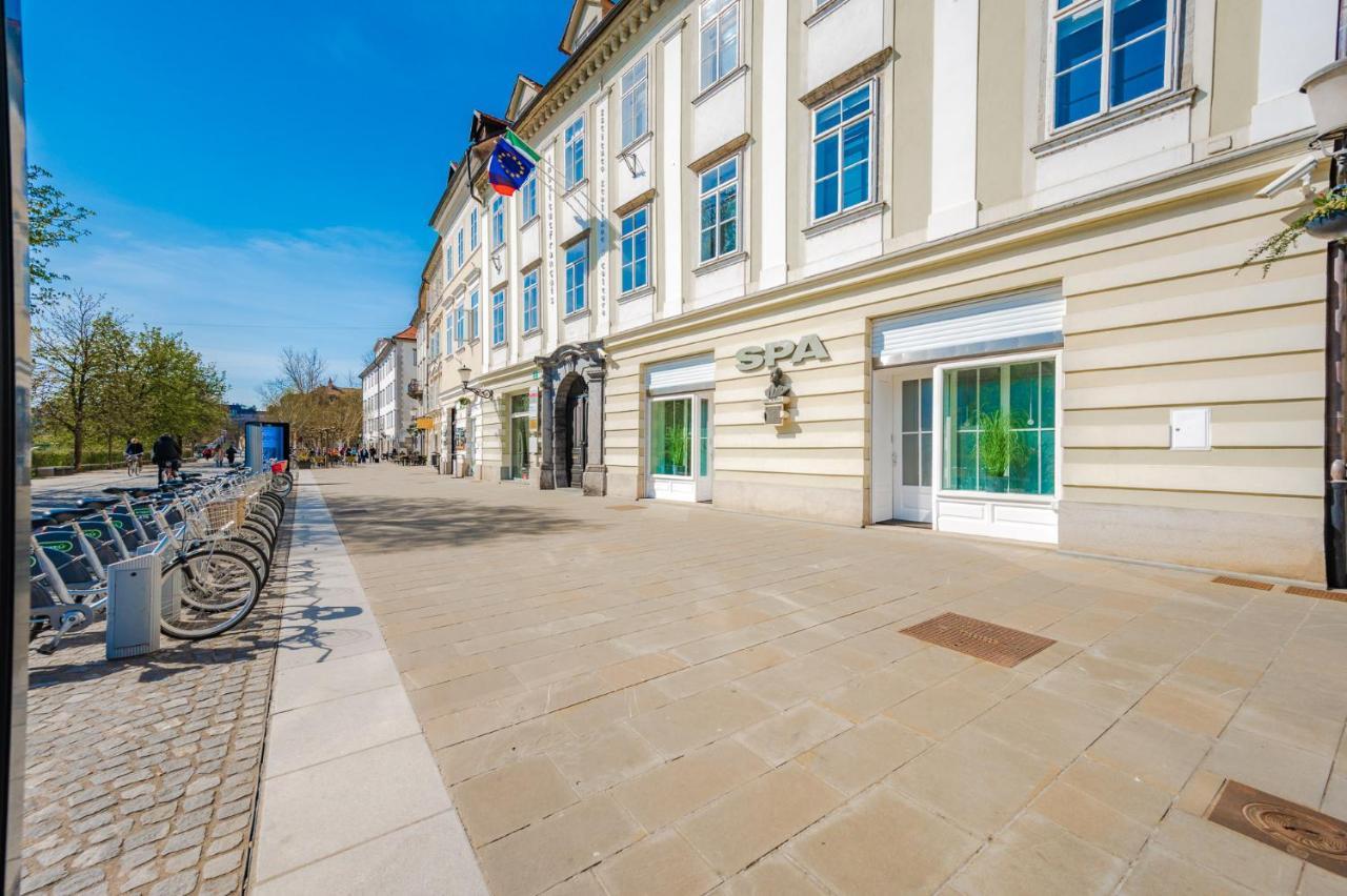 Hostel Hospitality House - H H H Ljubljana Luaran gambar